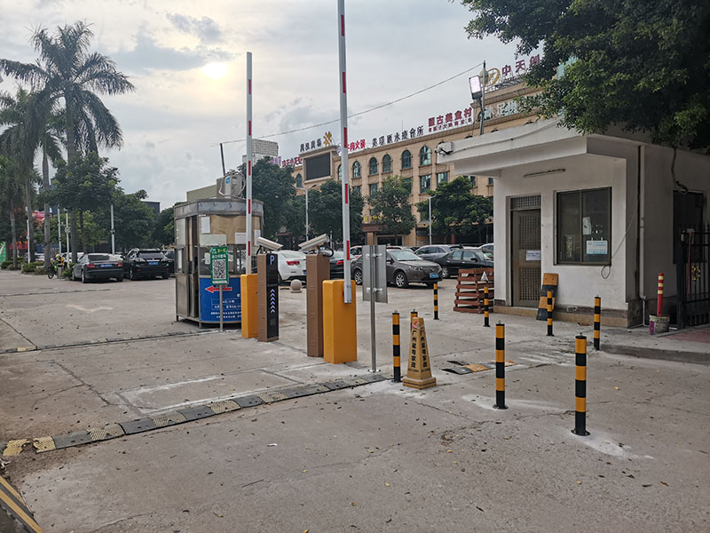 廣州市番禺區(qū)南村萬泓廣場1進(jìn)1出智能停車系統(tǒng)