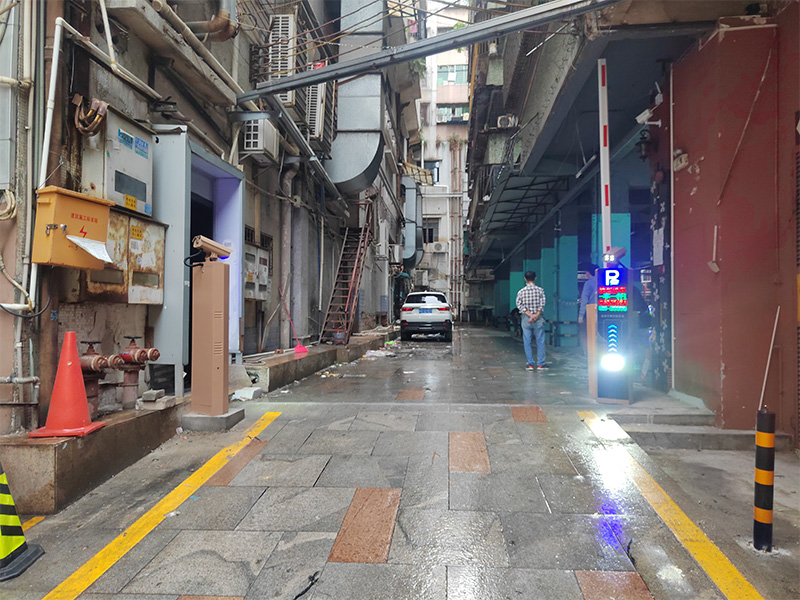 廣州市番禺區(qū)市橋大北路先鋒二巷2進(jìn)2出智能停車(chē)系統(tǒng)